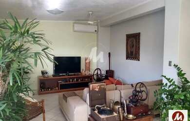 Imagem: O depósito possui 5 Vagas na garagem, 264m² de Área e está