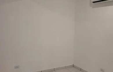 Imagem: O depósito possui 14m² de Área e está localizado em Centro