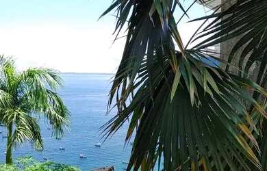 Imagem: A casa possui 5 Dormitórios, 4 Banheiros, 1 Vaga na garagem