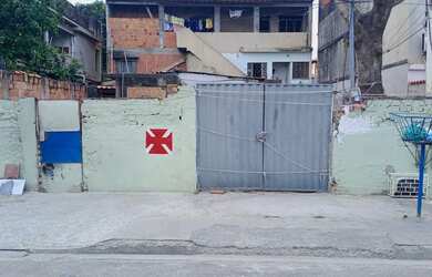 Imagem: A casa possui 1 Dormitório, 1 Banheiro, 1 Vaga na garagem e