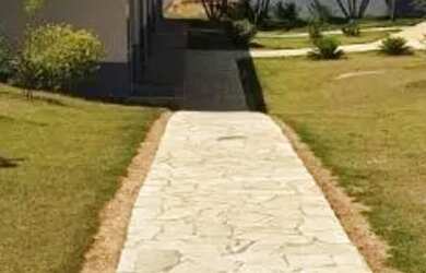 Imagem: A casa em condomínio possui 2 Dormitórios, 1 Banheiro, 2 Vagas