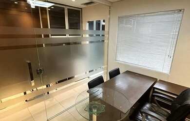 Imagem: O depósito possui 1 Vaga na garagem e 36m² de Área e está