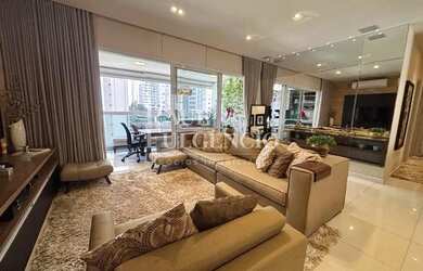 Imagem: O apartamento possui 3 Dormitórios, 2 Banheiros, 2 Vagas na