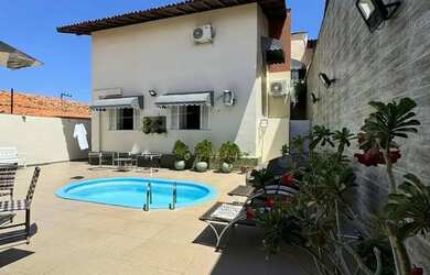 Imagem: O apartamento possui 5 Dormitórios, 5 Banheiros, 4 Vagas na