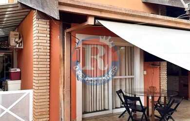 Imagem: A casa em condomínio possui 3 Dormitórios, 2 Banheiros, 2