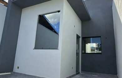 Imagem: A casa possui 2 Dormitórios, 1 Banheiro, 1 Vaga na garagem