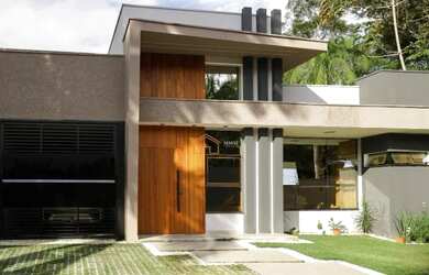 Imagem: A casa possui 3 Dormitórios, 3 Banheiros, 1 Vaga na garagem