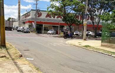 Imagem: O terreno possui 300m² de Área e está localizado em Senador