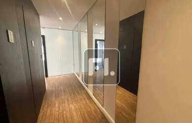 Imagem: O depósito possui 2 Vagas na garagem, 150m² de Área e está