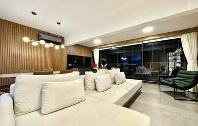 Imagem: O apartamento possui 3 Dormitórios, 3 Banheiros, 2 Vagas na