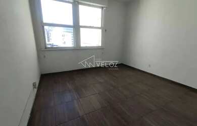 Imagem: A kitnet possui 1 Banheiro, 27m² de Área e está localizado