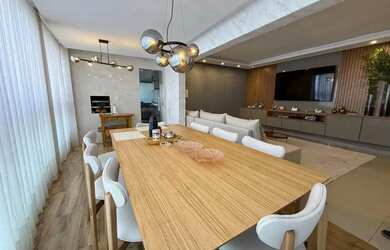 Imagem: O apartamento possui 3 Dormitórios, 4 Banheiros, 2 Vagas na