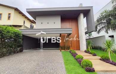 Imagem: A casa possui 5 Dormitórios, 5 Banheiros, 2 Vagas na garagem