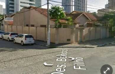 Imagem: A casa possui 3 Dormitórios, 2 Banheiros, 3 Vagas na garagem