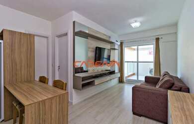 Imagem: O apartamento possui 1 Dormitório, 1 Banheiro, 1 Vaga na garagem