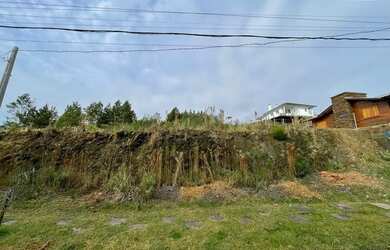 Imagem: O terreno possui 620m² de Área e está localizado em Gramado