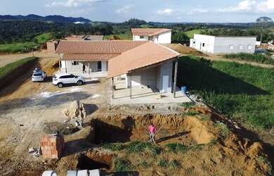 Imagem: O terreno possui 999m² de Área e está localizado em Centro