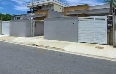 Imagem 6: A CARINA SIQUEIRA IMÓVEIS oferece para VENDA excelente casa no bairro...