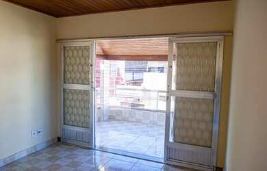 Imagem: A casa possui 3 Dormitórios, 1 Banheiro, 80m² de Área e