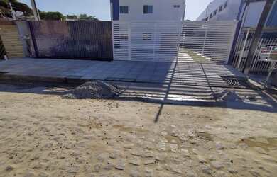 Imagem: A casa possui 2 Dormitórios, 2 Banheiros, 1 Vaga na garagem