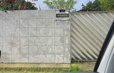 Imagem: A casa possui 3 Dormitórios, 4 Banheiros, 4 Vagas na garagem