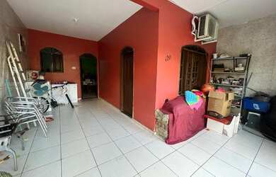 Imagem: A casa possui 3 Dormitórios, 4 Banheiros, 1 Vaga na garagem