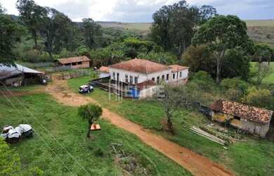 Imagem: A fazenda à venda possui e está localizado em Matozinhos