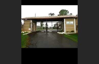 Imagem: O apartamento possui 4 Vagas na garagem, 645m² de Área e