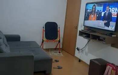 Imagem: O apartamento possui 2 Dormitórios, 1 Banheiro, 1 Vaga na garagem