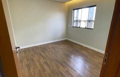 Imagem: A casa em condomínio possui 4 Dormitórios, 3 Banheiros, 4