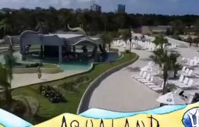 Imagem: A casa em condomínio possui 5 Vagas na garagem e está localizado