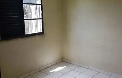 Imagem: O apartamento possui 2 Dormitórios, 1 Banheiro e está localizado