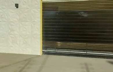 Imagem: A casa possui 2 Dormitórios, 2 Banheiros e 1 Vaga na garagem