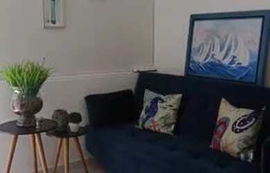 Imagem: O apartamento possui 1 Dormitório, 1 Banheiro, 1 Vaga na garagem