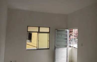 Imagem: A casa possui 2 Dormitórios, 2 Banheiros e está localizado