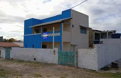 Imagem: A casa possui 3 Dormitórios, 3 Banheiros, 3 Vagas na garagem