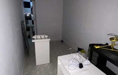 Imagem: A casa possui 1 Dormitório, 1 Banheiro e está localizado