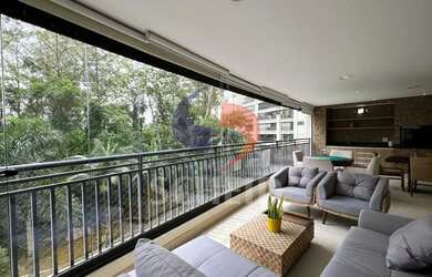 Imagem: O apartamento possui 4 Dormitórios, 5 Banheiros, 4 Vagas na