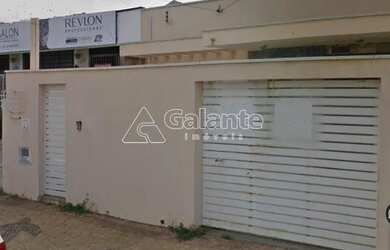 Imagem: A casa possui 3 Dormitórios, 5 Banheiros, 2 Vagas na garagem