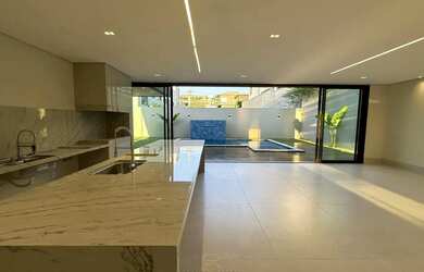 Imagem 16: Sobrado com 3 pisos, 4 suítes, ambientes amplos, e uma localização...