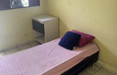 Imagem: O quarto possui Imóvel novo e está localizado em Igapó, Londrina