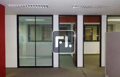 Imagem: O depósito possui 5 Vagas na garagem, 214m² de Área e está