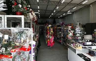 Imagem 4: Loja de utilidades e padaria