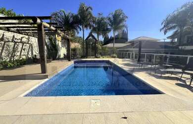 Imagem: A casa em condomínio possui 5 Dormitórios, 5 Banheiros, 4