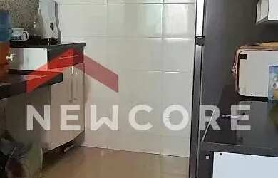 Imagem: A casa possui 4 Dormitórios, 2 Banheiros, 2 Vagas na garagem