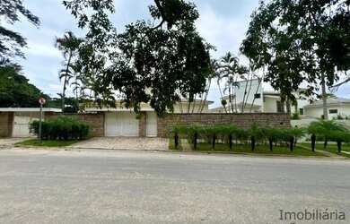 Imagem 2: Linda casa com piscina, frente mar, pé na areia na praia do Tenório