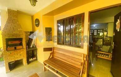 Imagem: A casa possui 2 Dormitórios, 2 Banheiros, 1 Vaga na garagem