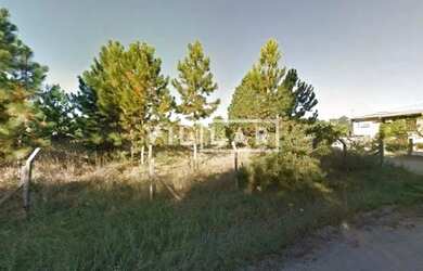 Imagem: O terreno possui 1.000m² de Área e está localizado em Laranjal