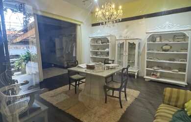 Imagem: A casa possui 5 Dormitórios, 5 Banheiros, 5 Vagas na garagem