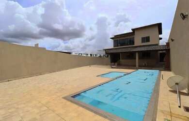 Imagem: A casa em condomínio possui 3 Dormitórios, 3 Banheiros, 4